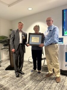 Picture of NARFE member receiving award