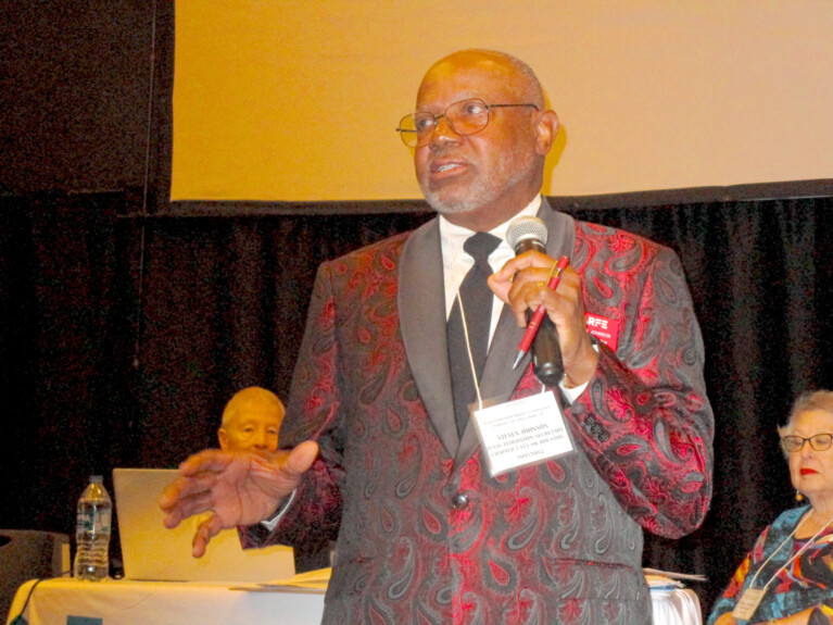 Steven Johnson, NARFE Texas Federation Secretary and President-elect speaks to attendees.