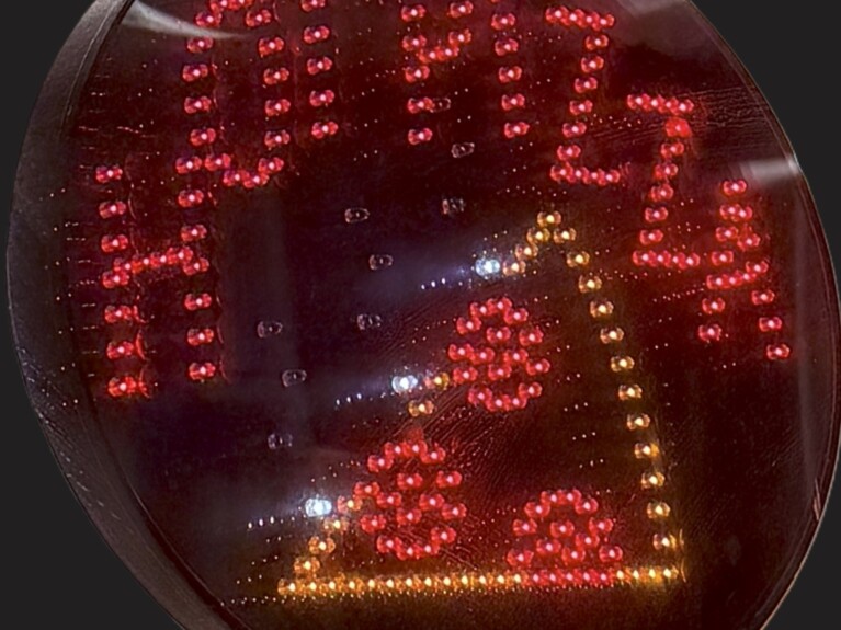 Electronic Hot Pizza sign with slice