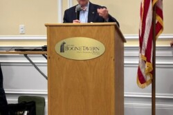 Region 10 Vice President Robert Allen speaking at the NARFE Kentucky Conference March 2025