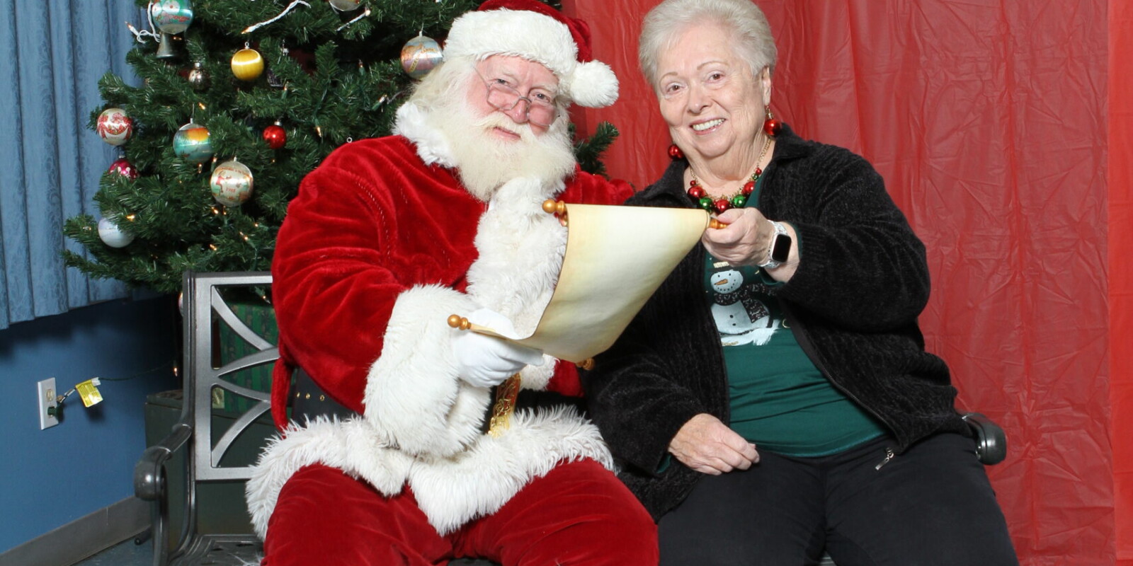 2023 Santa and member(s)